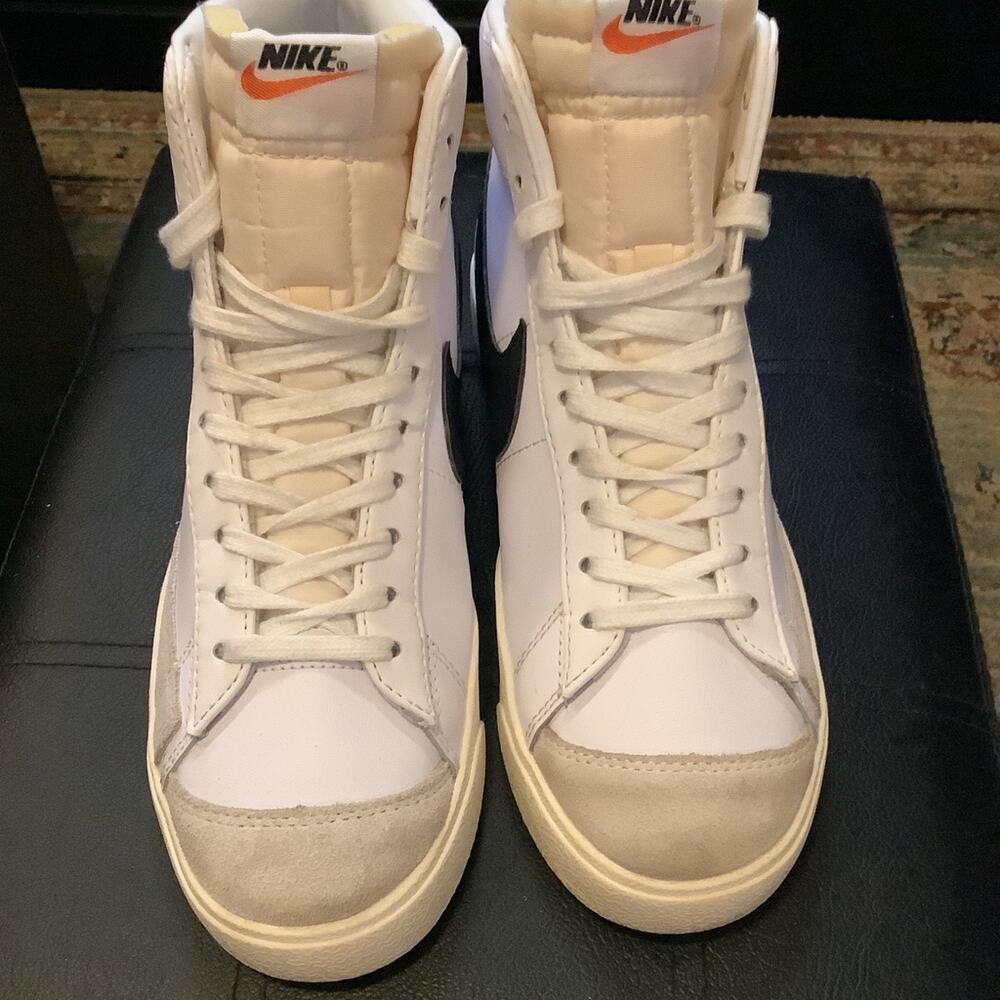 Nike Blazer Mid '77 Vintage Mens and Youth size 7/women 8.5